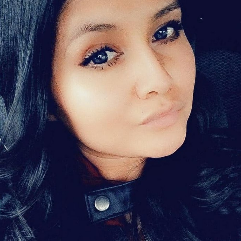 Meet your Posher, Yadira